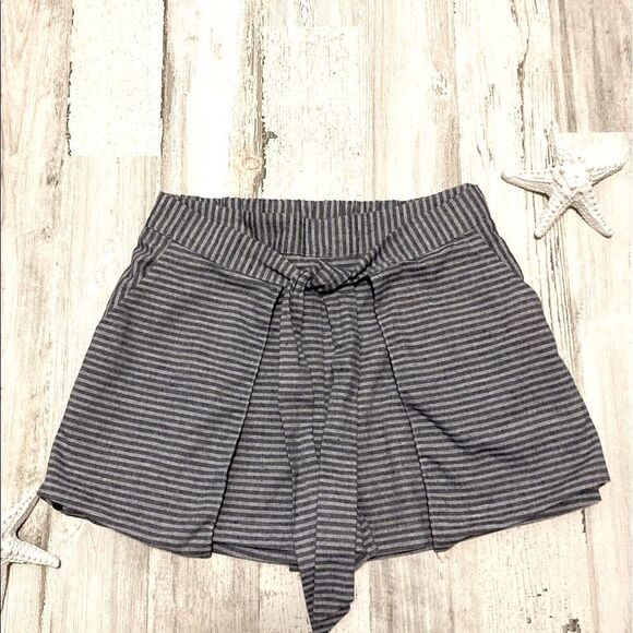 Lush striped shorts Small - Picture 2 of 5